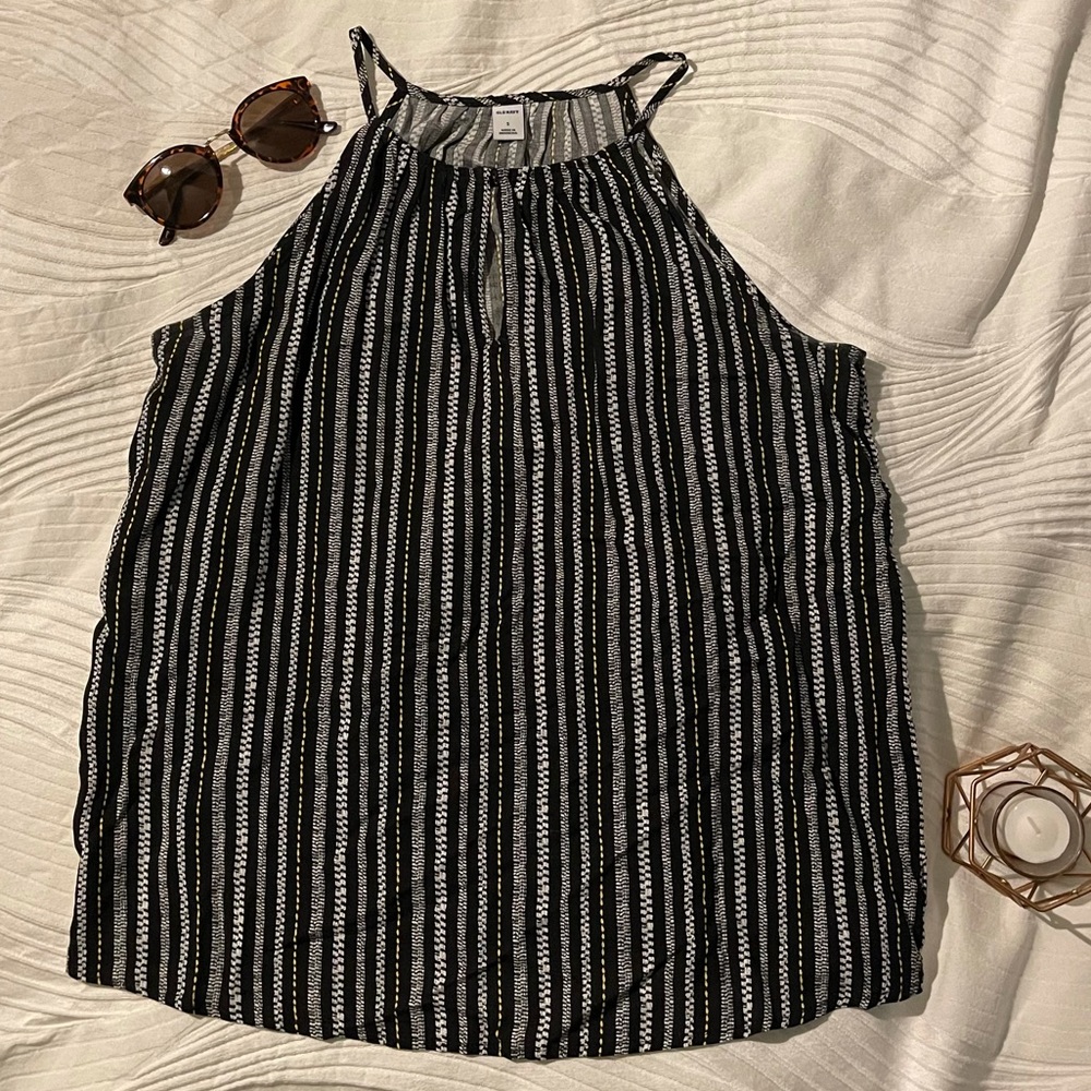 🍂 3/$20 ✨EUC✨ Old Navy Keyhole Dressy Tank